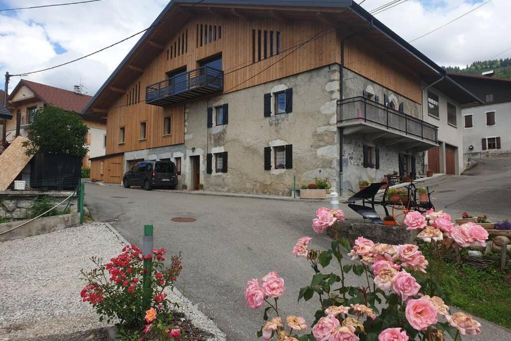 Villard Au Coeur De La Vallee Verte Entre Lac Et Montagne Exterior foto