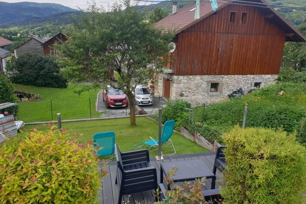 Villard Au Coeur De La Vallee Verte Entre Lac Et Montagne Exterior foto